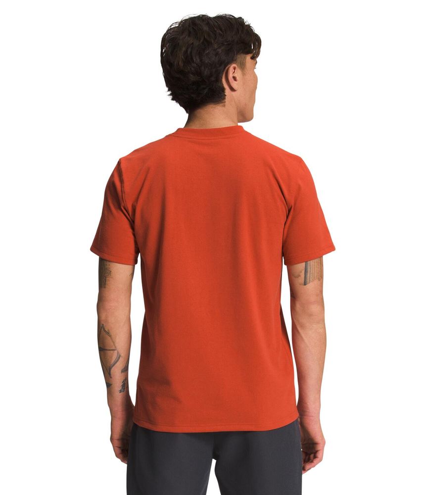 Camiseta-S-S-Heritage-Patch-Pocket-Tee-Hombre-Naranja-The-North-Face-